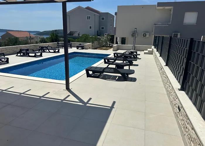 Apartments Zaja