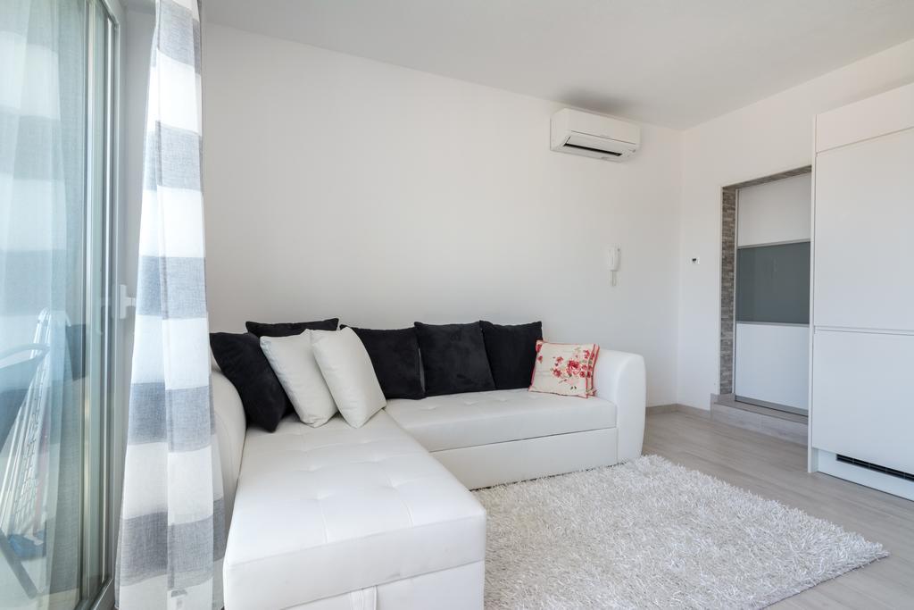 Apartment Zaja *